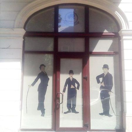 Hotel Chaplin Lwów Zewnętrze zdjęcie