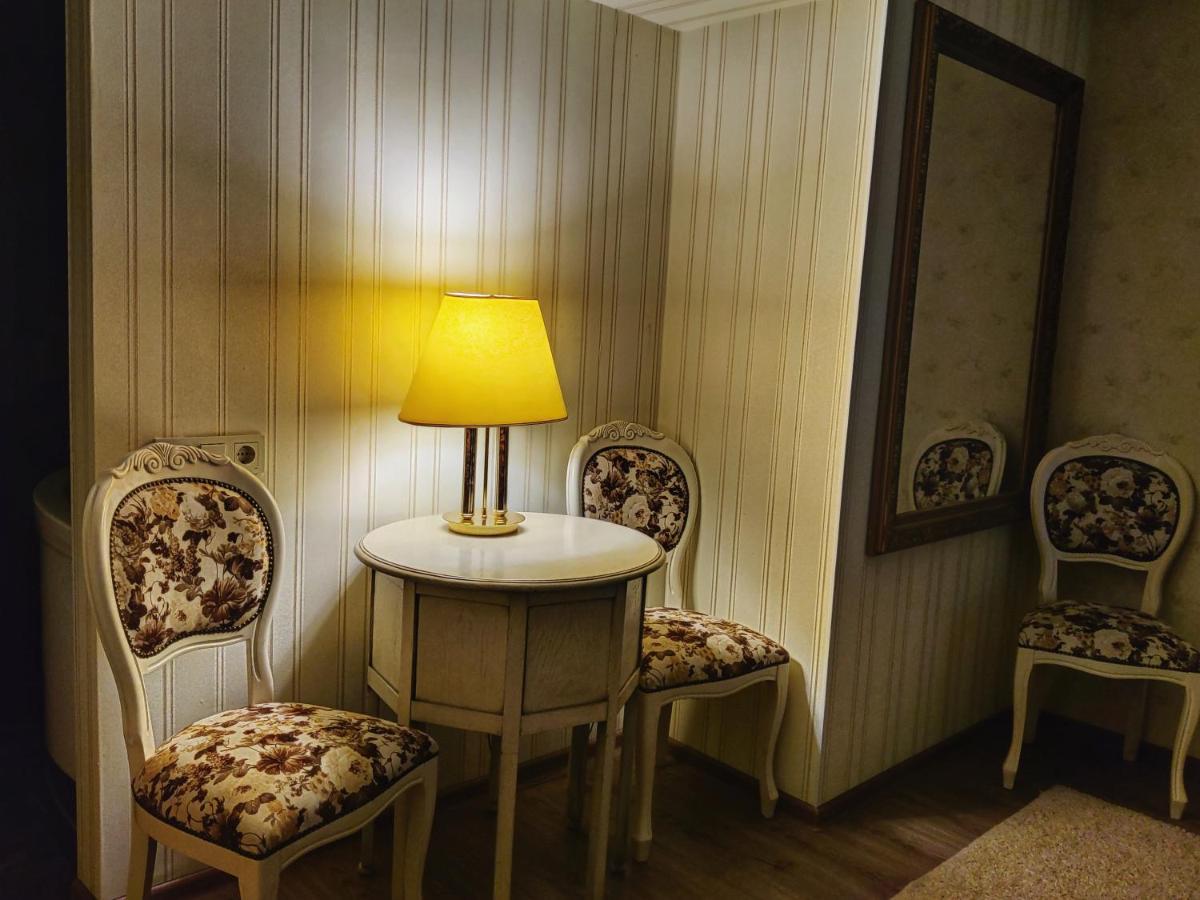 Hotel Chaplin Lwów Zewnętrze zdjęcie