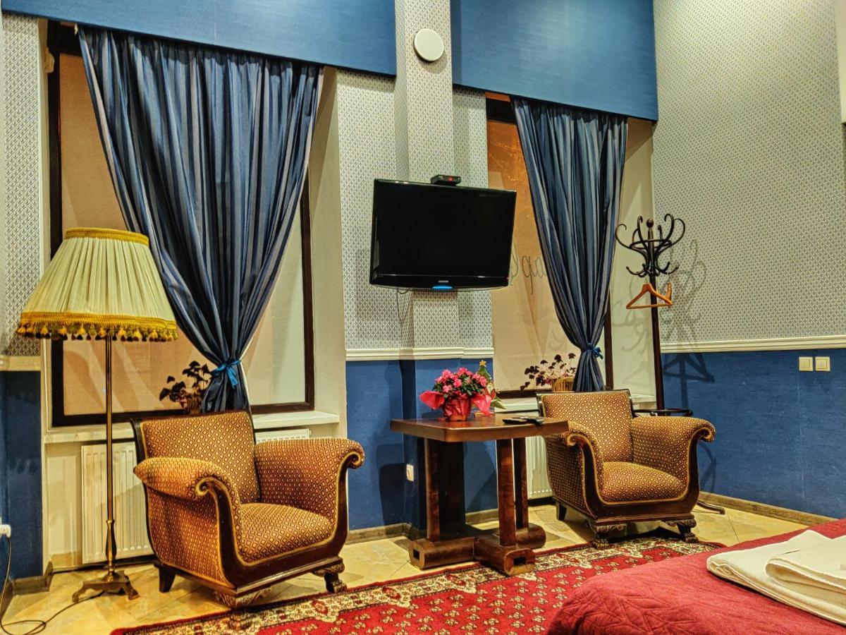Hotel Chaplin Lwów Zewnętrze zdjęcie