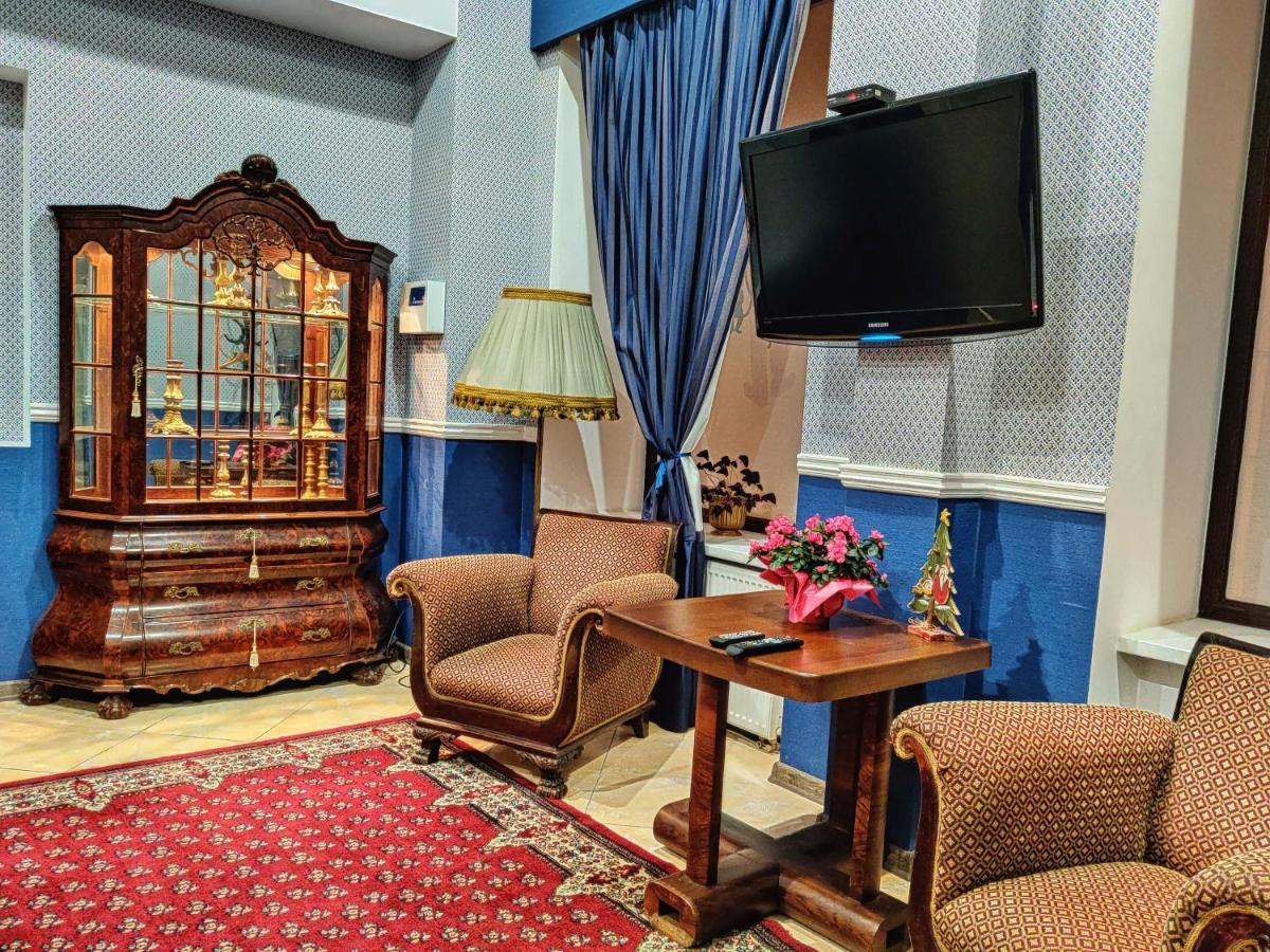 Hotel Chaplin Lwów Zewnętrze zdjęcie