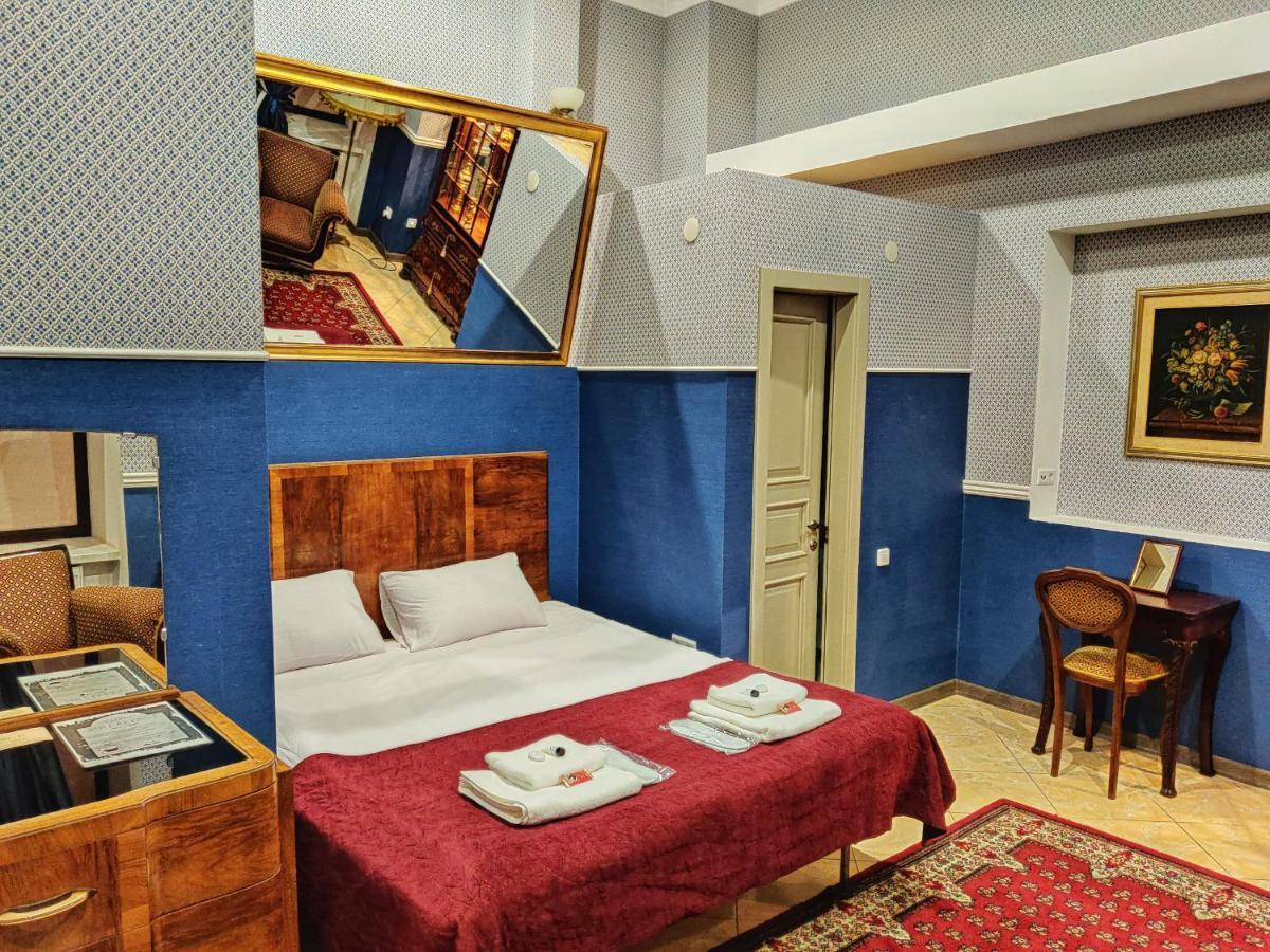 Hotel Chaplin Lwów Zewnętrze zdjęcie