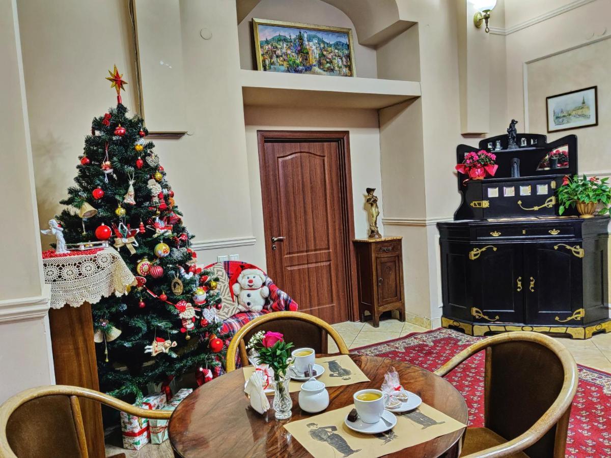 Hotel Chaplin Lwów Zewnętrze zdjęcie