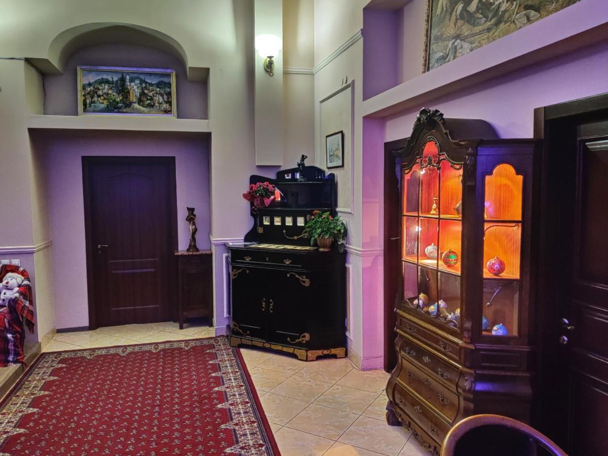 Hotel Chaplin Lwów Zewnętrze zdjęcie
