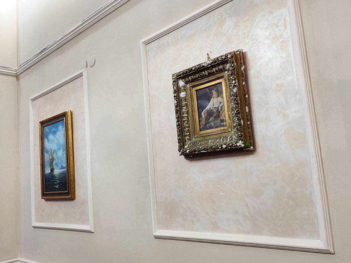 Hotel Chaplin Lwów Zewnętrze zdjęcie
