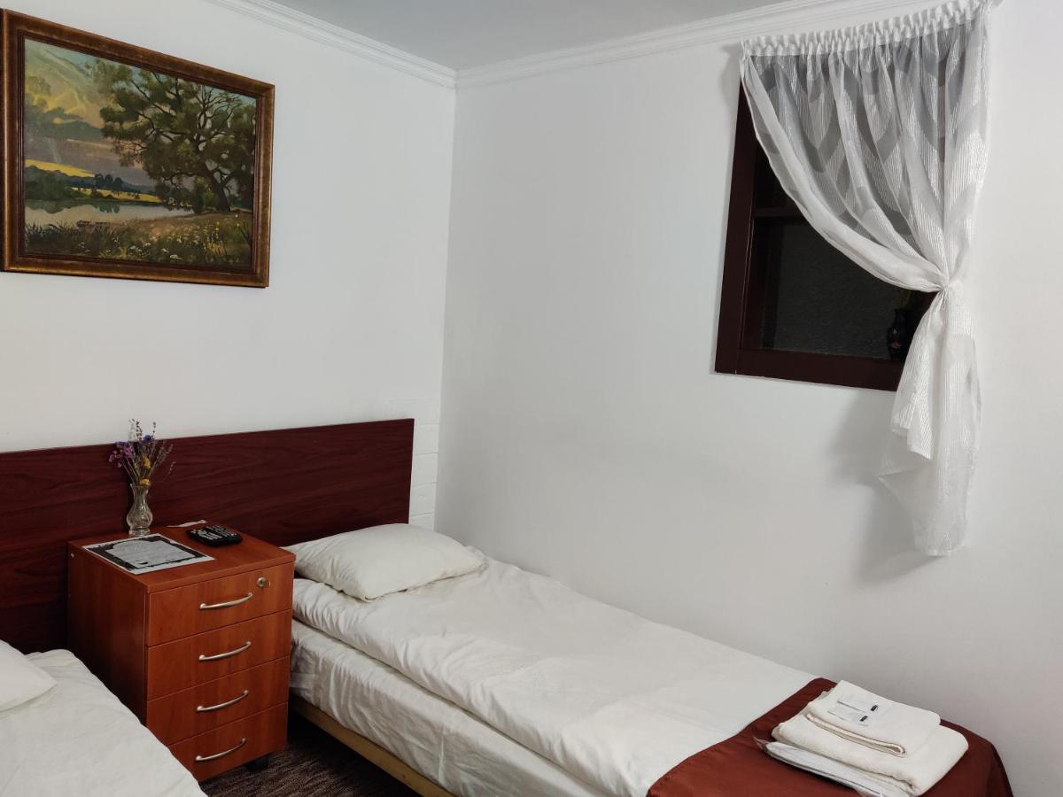 Hotel Chaplin Lwów Zewnętrze zdjęcie