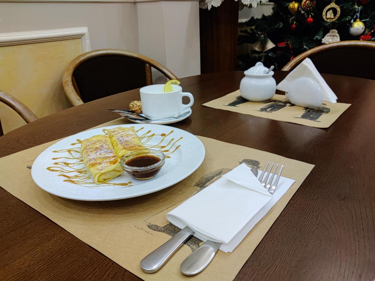 Hotel Chaplin Lwów Zewnętrze zdjęcie