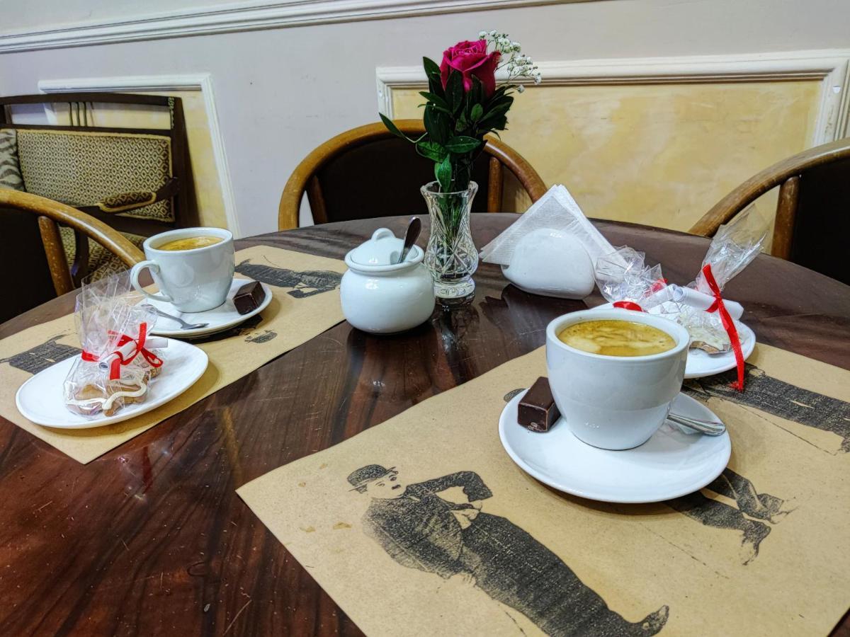 Hotel Chaplin Lwów Zewnętrze zdjęcie