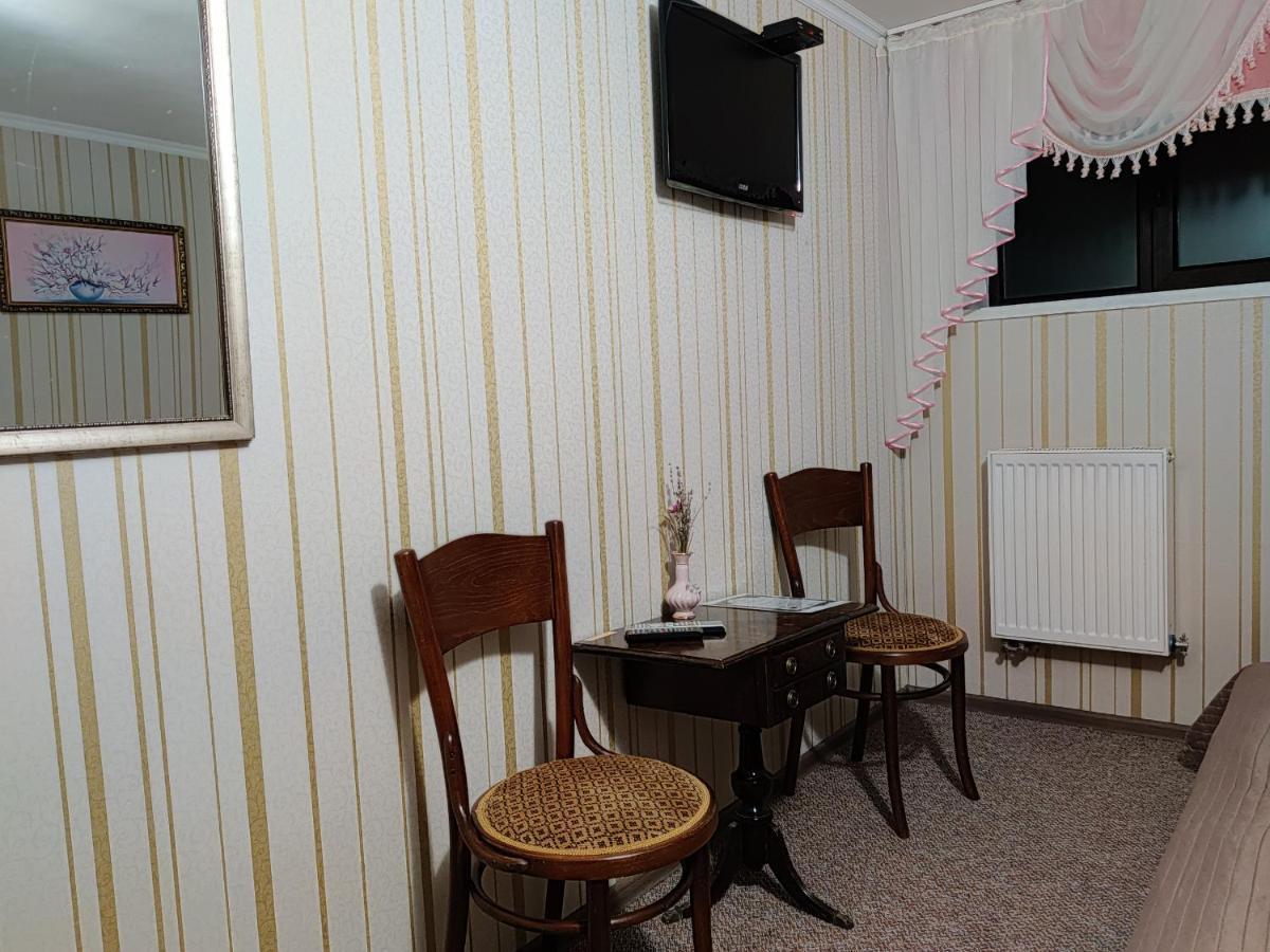 Hotel Chaplin Lwów Zewnętrze zdjęcie